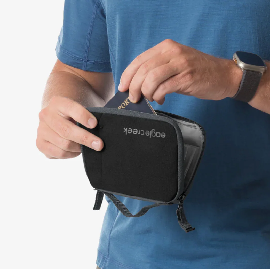 Eagle Creek Stash RFID Passport Wallet - Black - Image 17