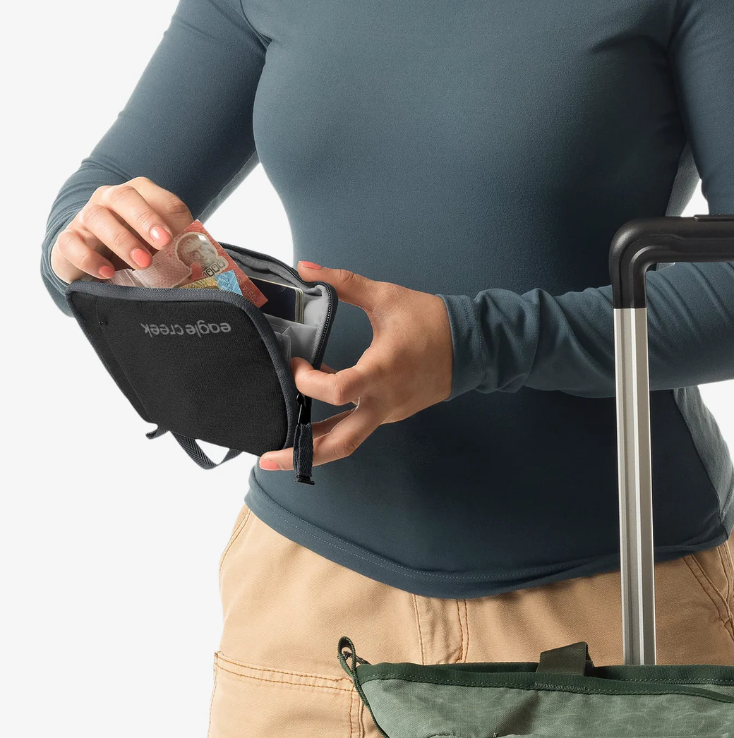 Eagle Creek Stash RFID Passport Wallet - Black - Image 7