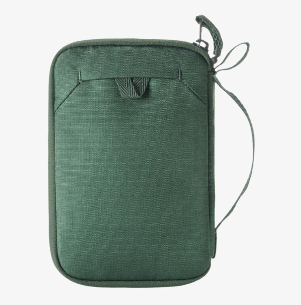 Eagle Creek Stash RFID Passport Wallet - Grass Green - Image 3