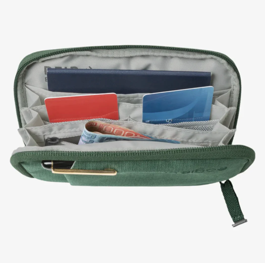 Eagle Creek Stash RFID Passport Wallet - Grass Green - Image 6