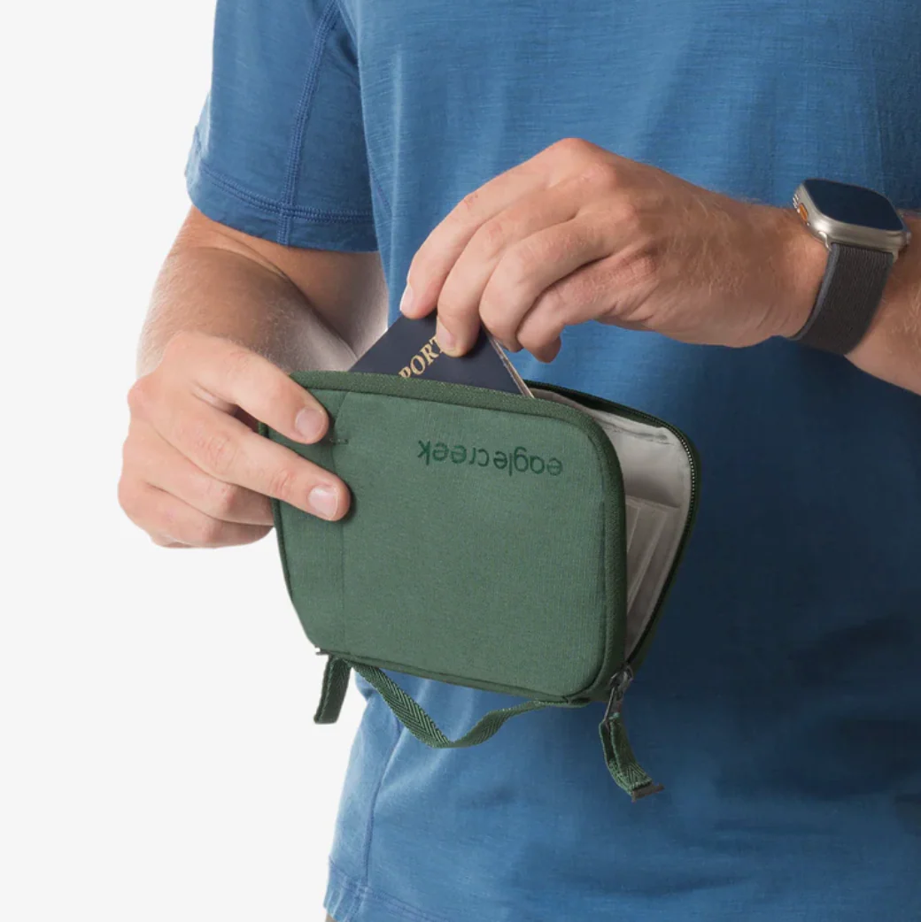 Eagle Creek Stash RFID Passport Wallet - Grass Green - Image 8