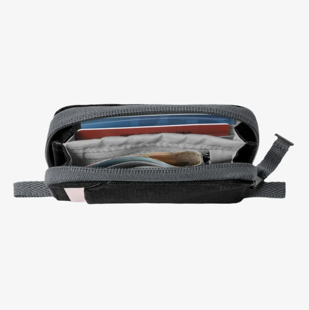 Eagle Creek  Stash RFID Zip Wallet - Black - Image 6