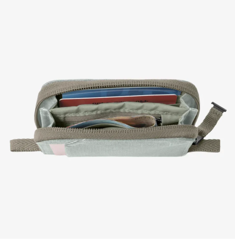 Eagle Creek  Stash RFID Zip Wallet - Storm - Image 7