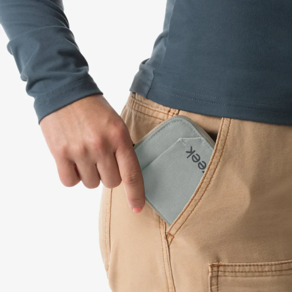 Eagle Creek  Stash RFID Zip Wallet - Storm - Image 8