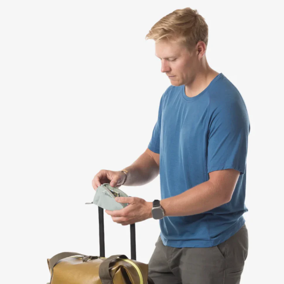 Eagle Creek  Stash RFID Zip Wallet - Storm - Image 9